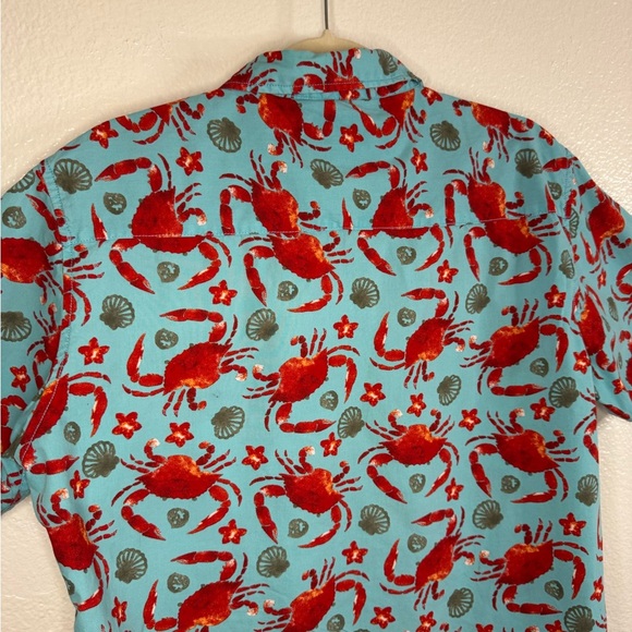 Ditch Plains Blue and Red Crab Print Button Down Shirt Size Large. - Picture 8 of 10